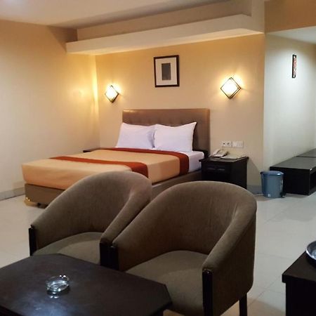 Rota International Hotel Джакарта Экстерьер фото