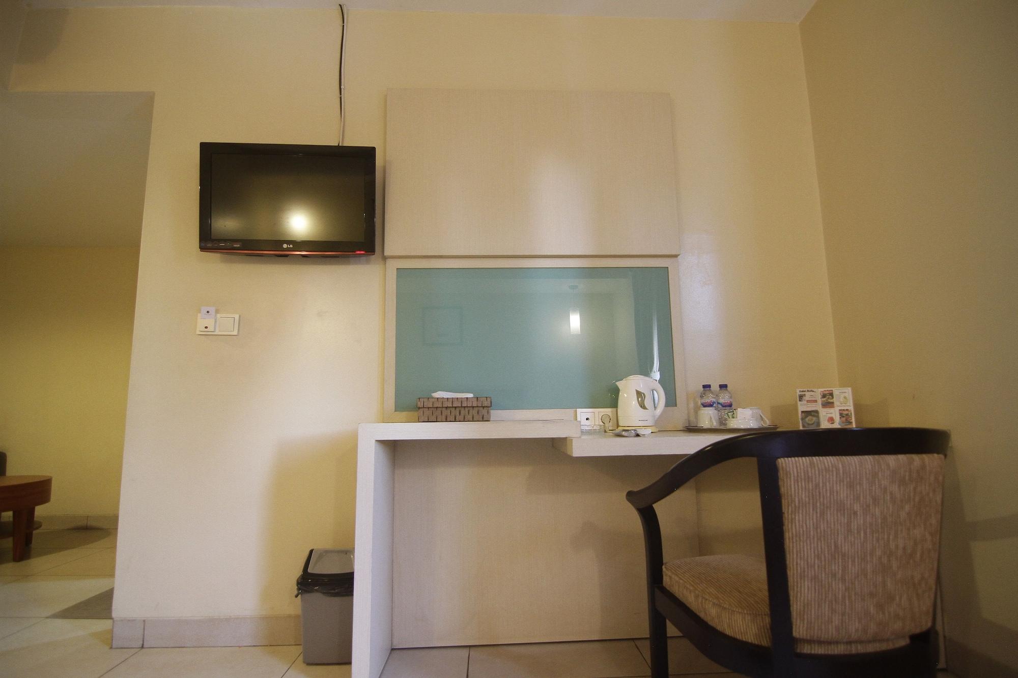 Rota International Hotel Джакарта Экстерьер фото