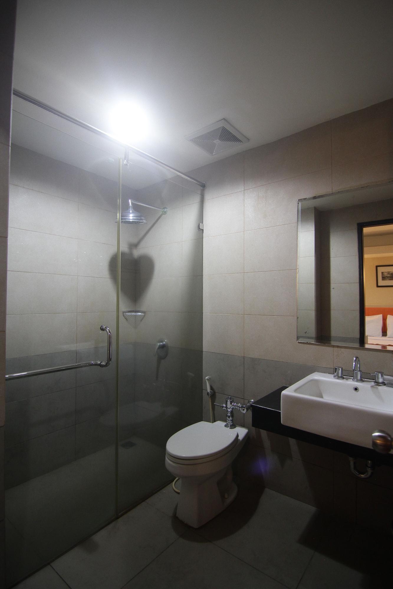 Rota International Hotel Джакарта Экстерьер фото