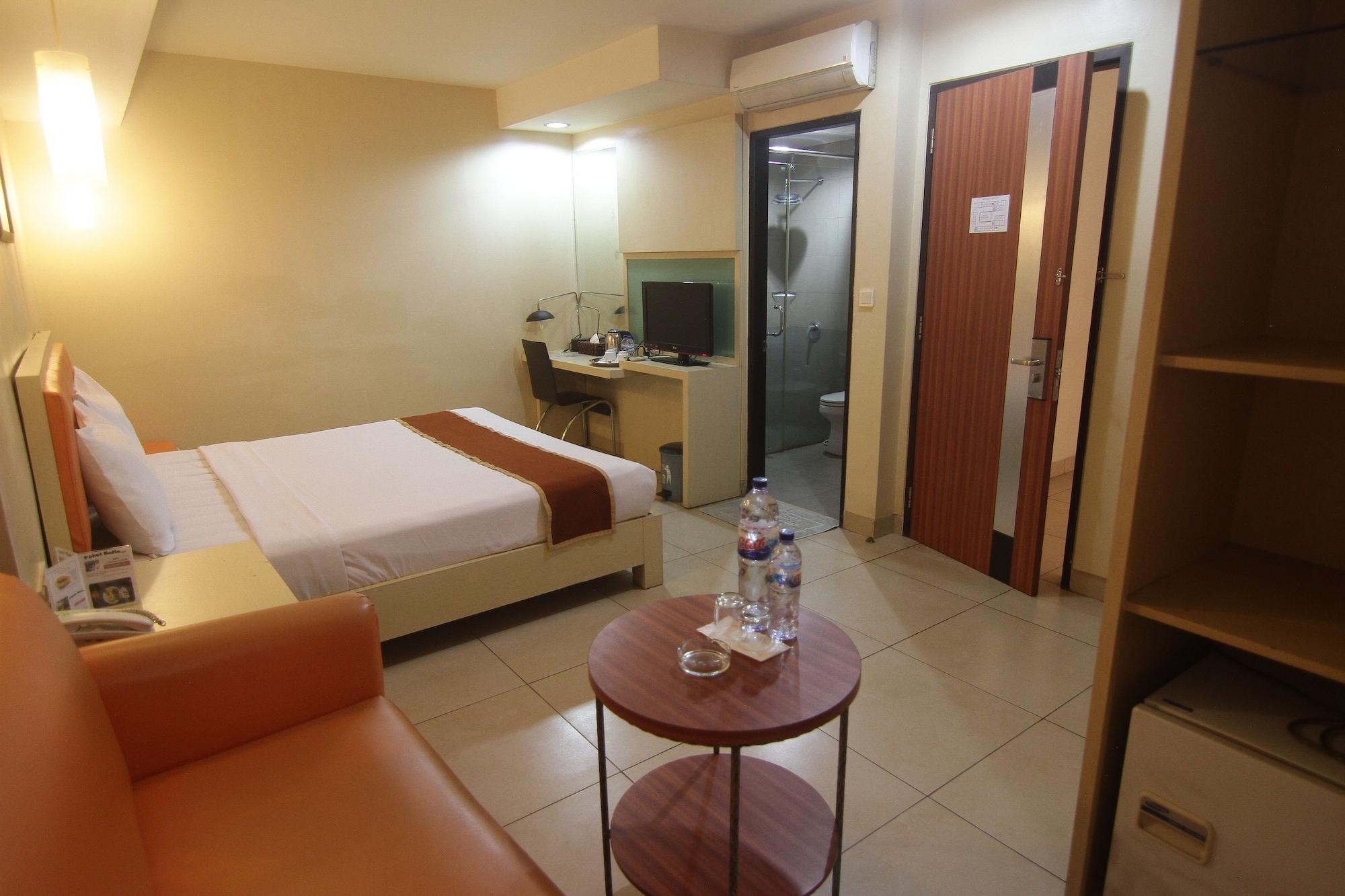 Rota International Hotel Джакарта Экстерьер фото