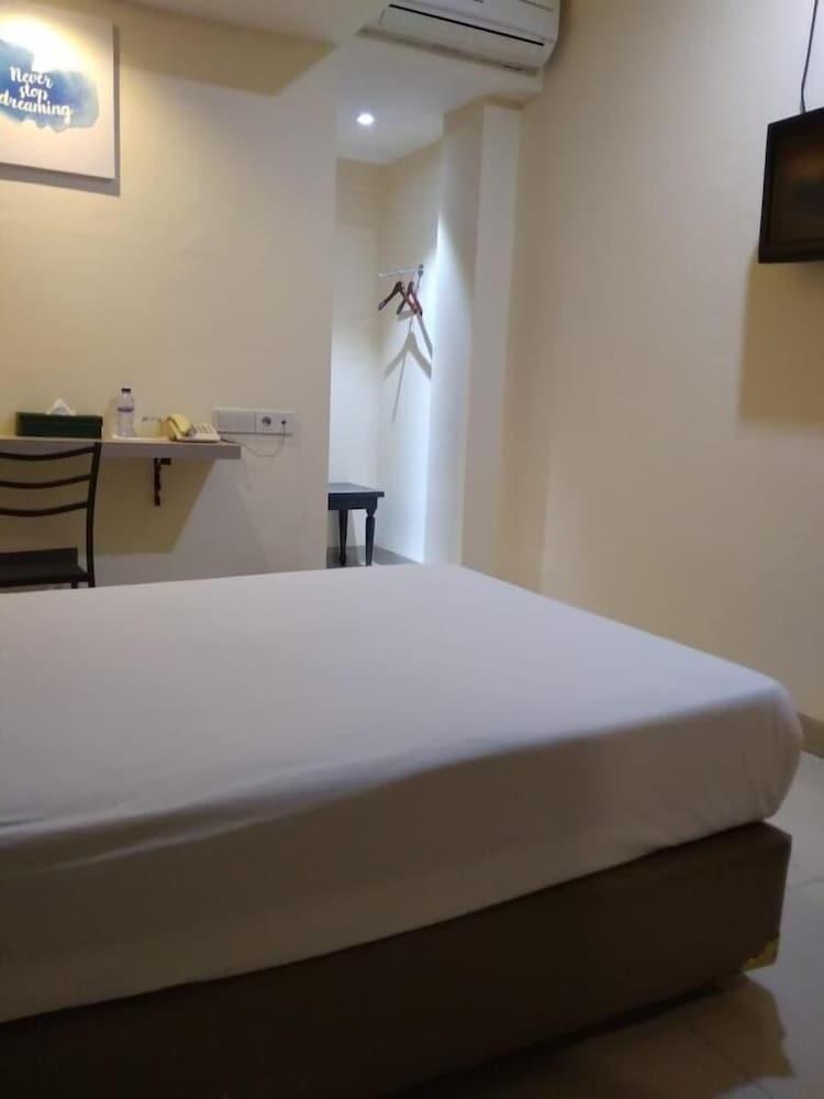 Rota International Hotel Джакарта Экстерьер фото