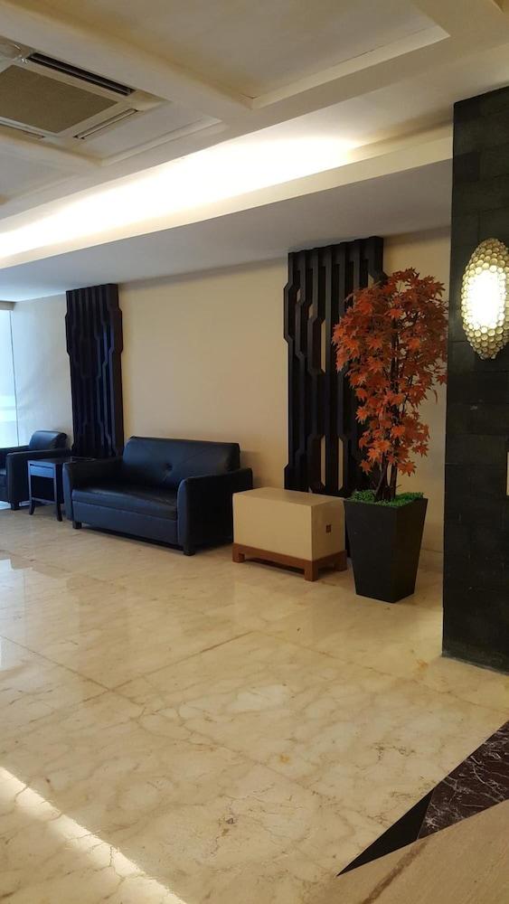 Rota International Hotel Джакарта Экстерьер фото