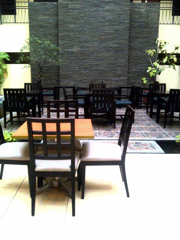 Rota International Hotel Джакарта Экстерьер фото
