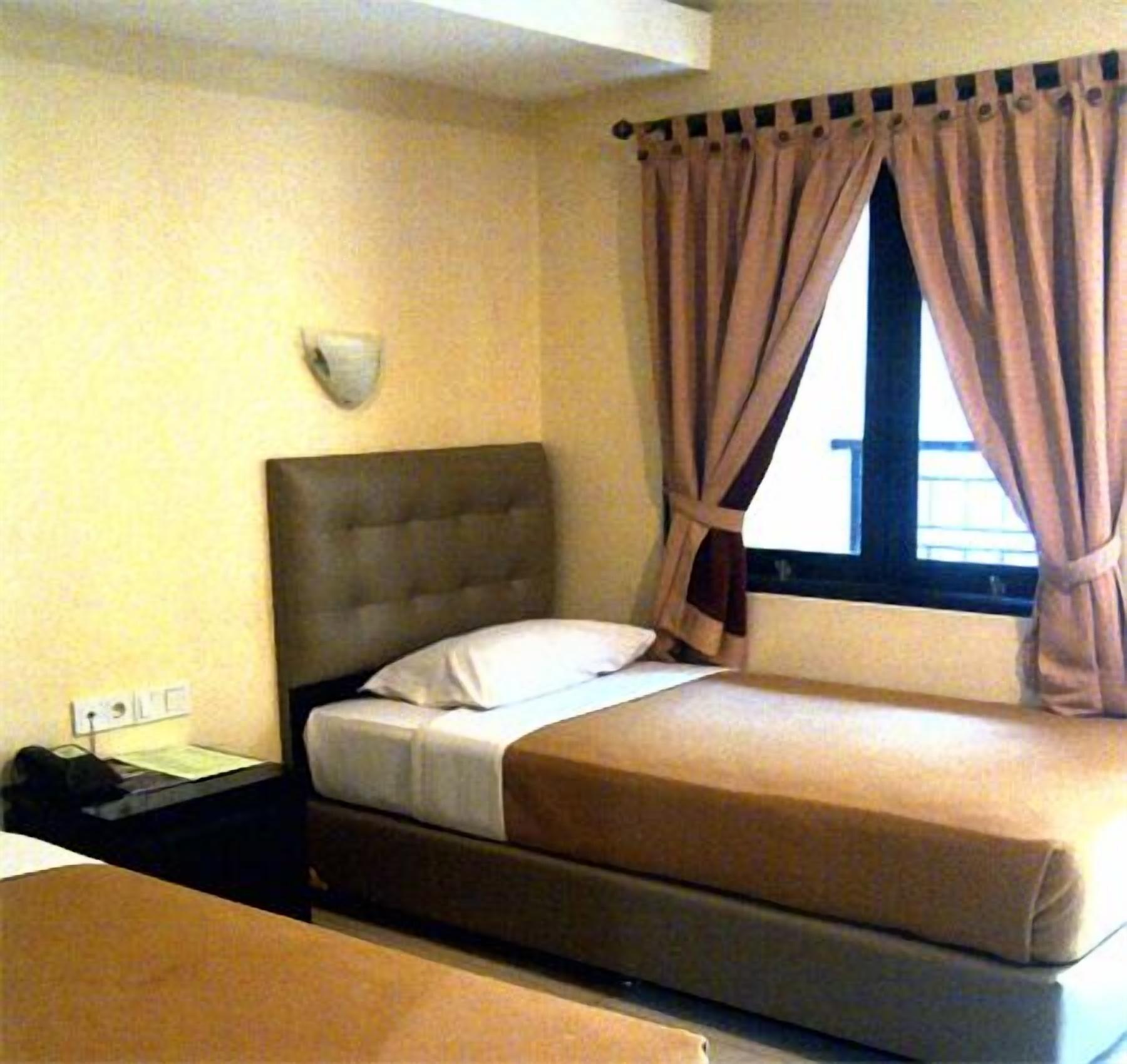 Rota International Hotel Джакарта Экстерьер фото