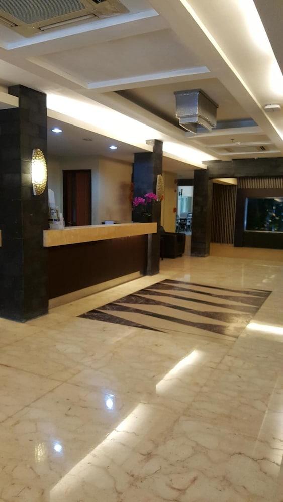 Rota International Hotel Джакарта Экстерьер фото
