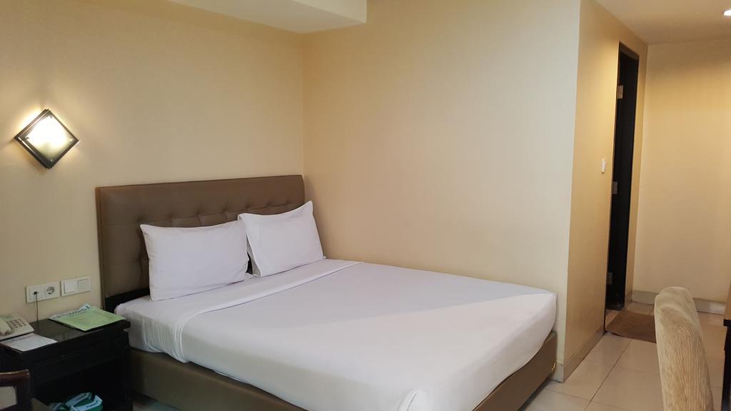 Rota International Hotel Джакарта Экстерьер фото