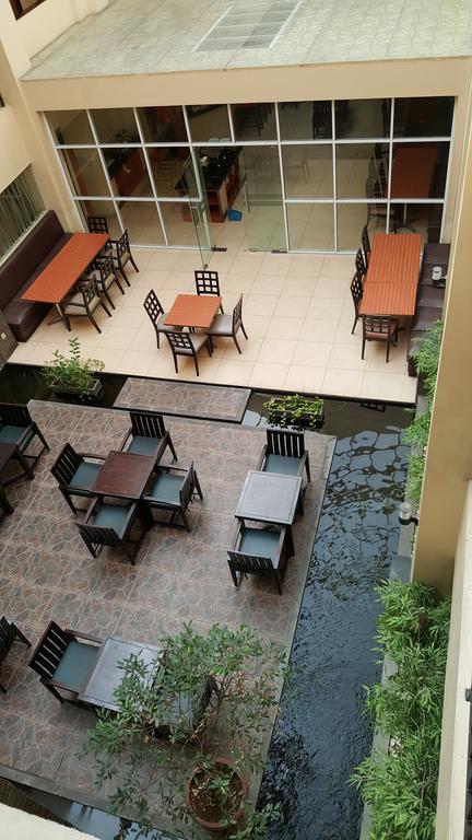 Rota International Hotel Джакарта Экстерьер фото