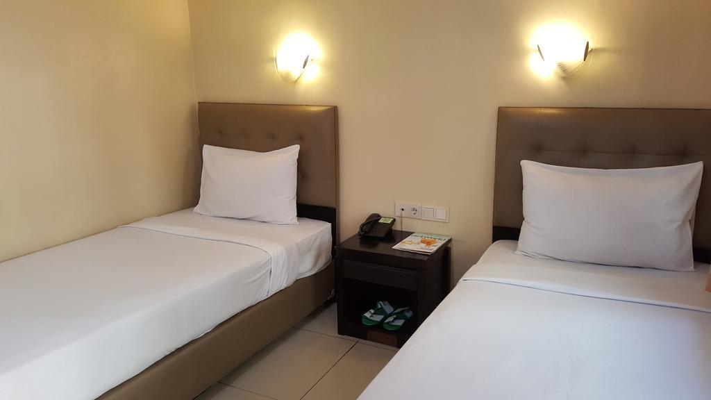 Rota International Hotel Джакарта Экстерьер фото