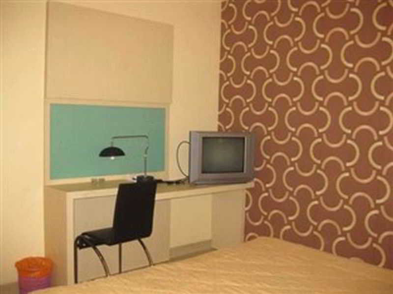 Rota International Hotel Джакарта Экстерьер фото