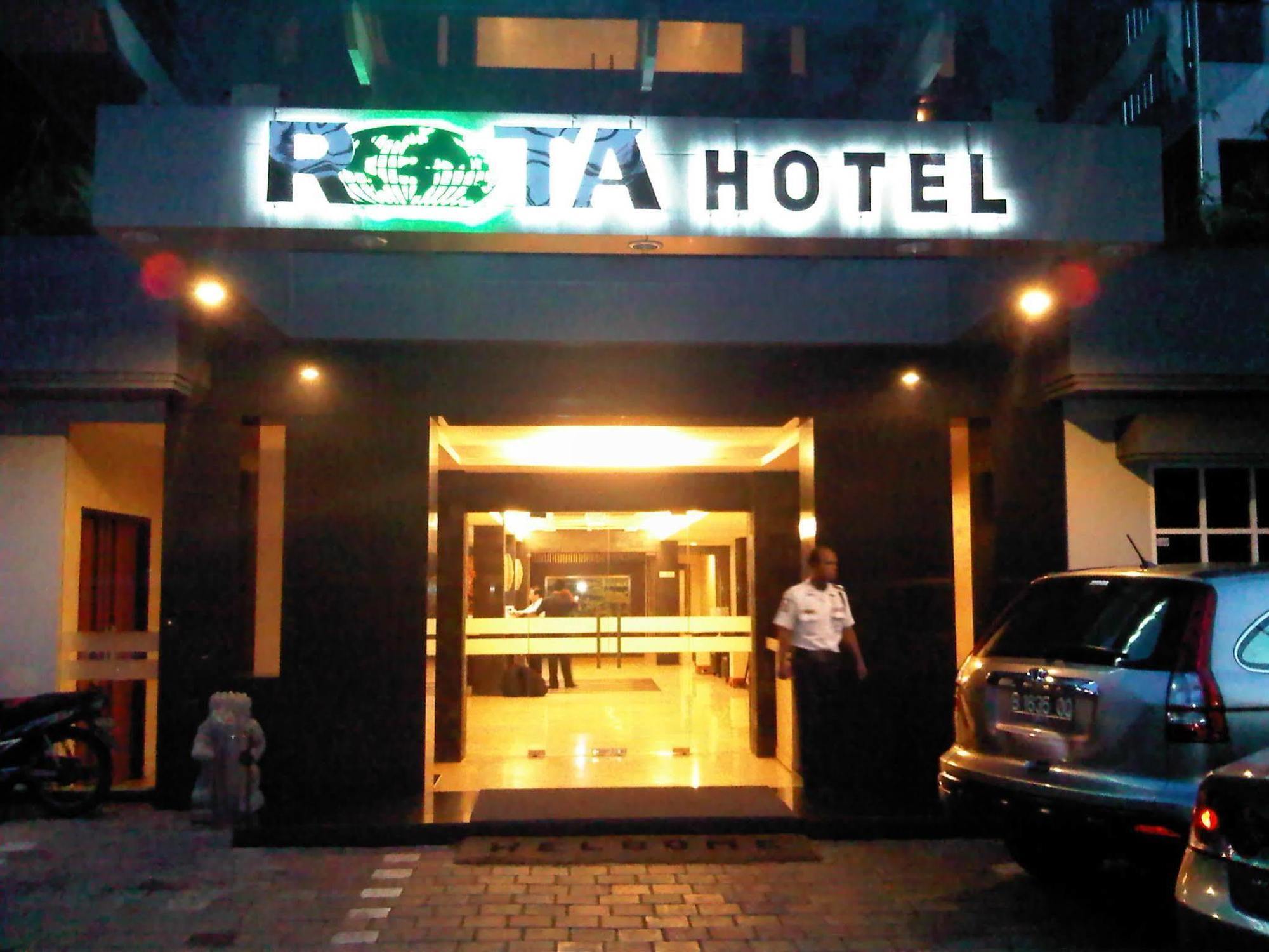 Rota International Hotel Джакарта Экстерьер фото