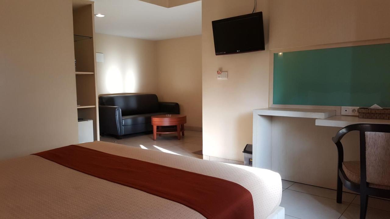 Rota International Hotel Джакарта Экстерьер фото