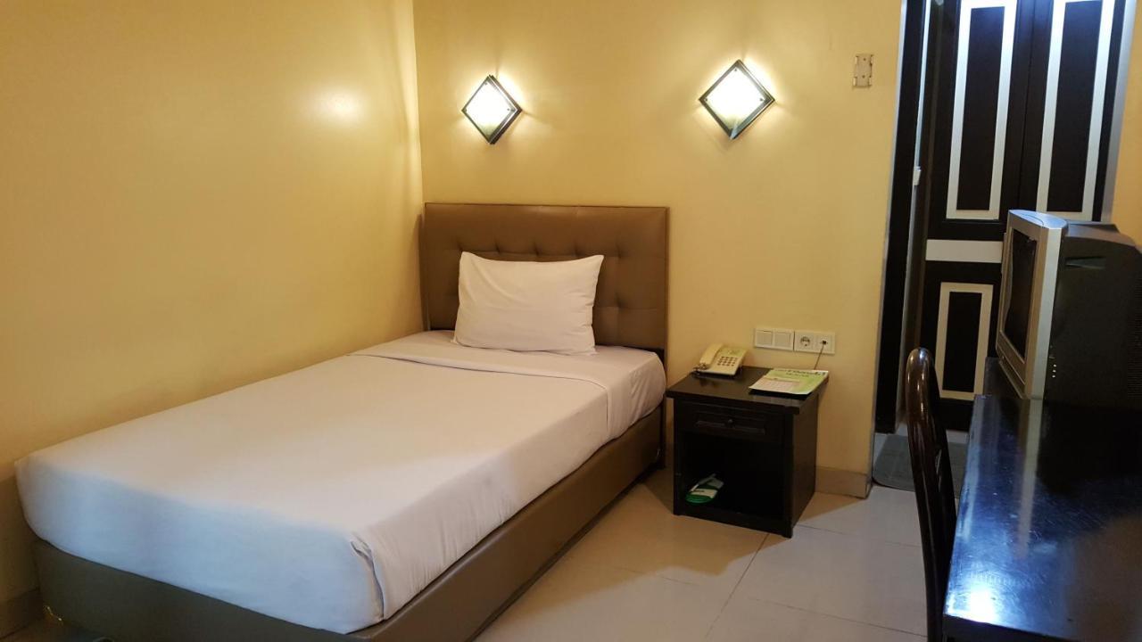 Rota International Hotel Джакарта Экстерьер фото
