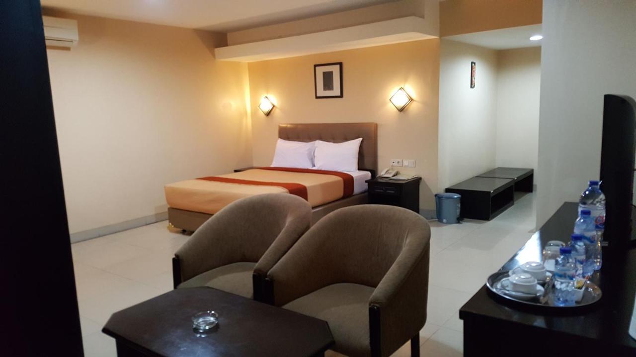 Rota International Hotel Джакарта Экстерьер фото