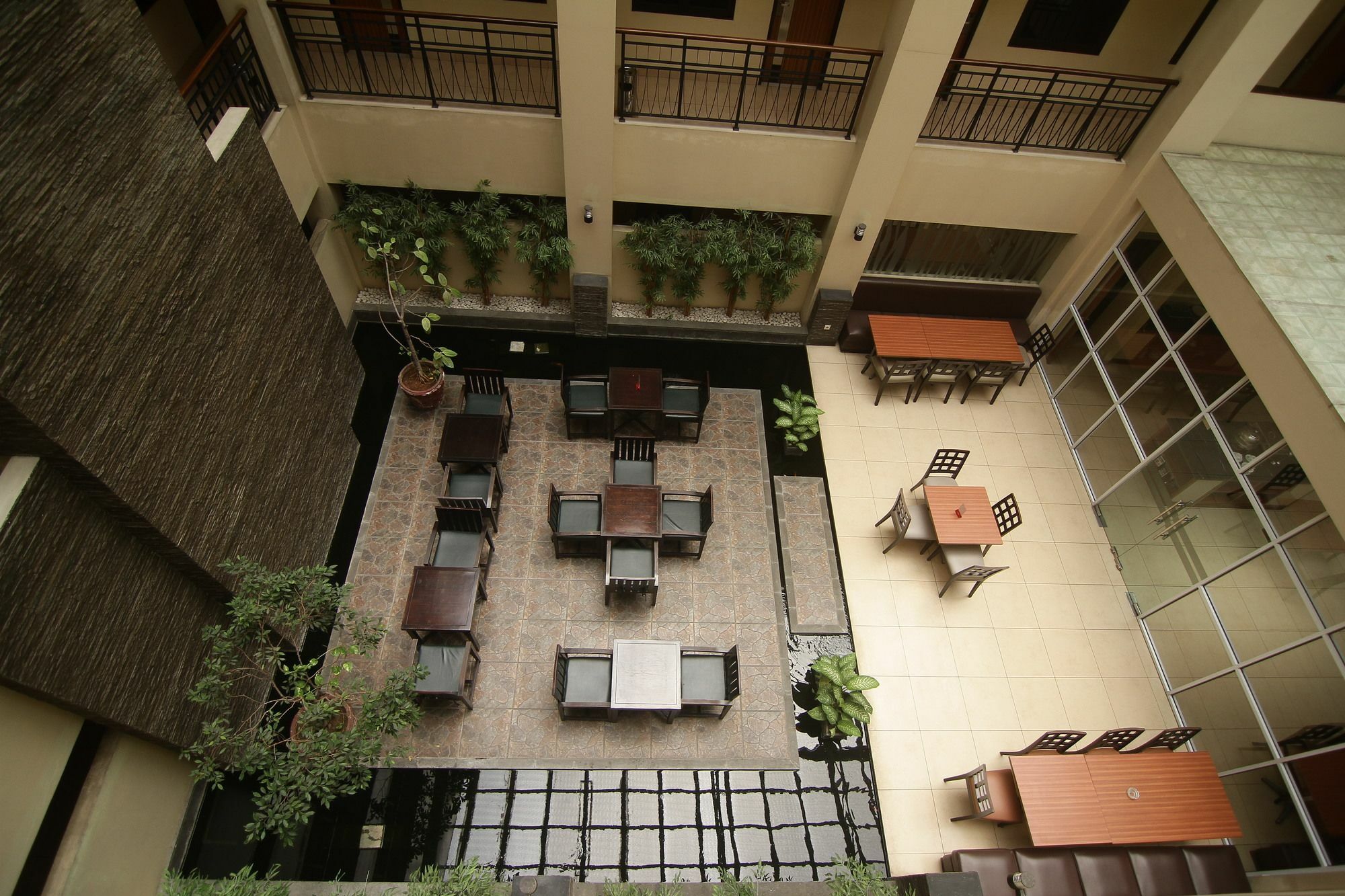 Rota International Hotel Джакарта Экстерьер фото