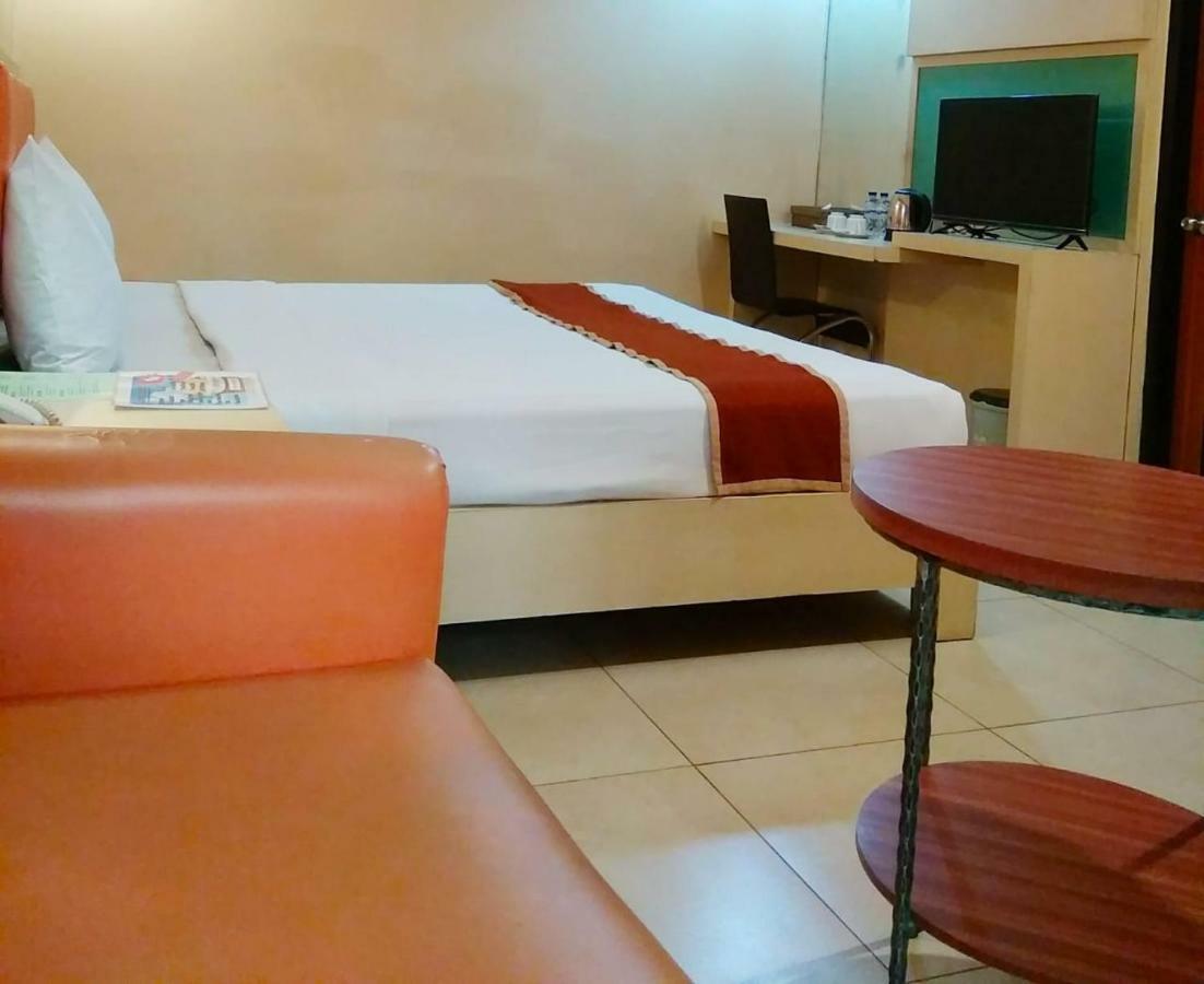 Rota International Hotel Джакарта Экстерьер фото